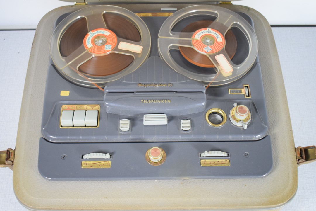 Telefunken Magnetophon 85 KL Tube Tape Recorder – Blue front  			